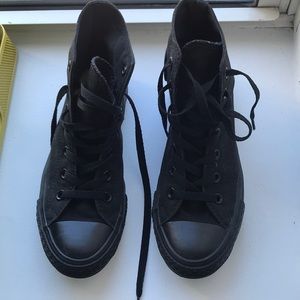 Black converse hi tops